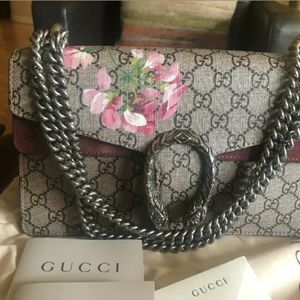 Gucci Dionysus Shoulder Bag